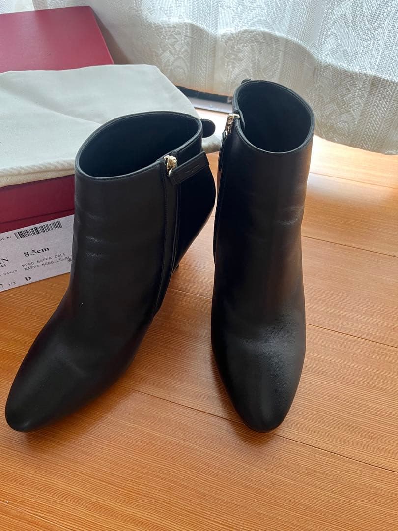 【最終値下】 Salvatore Ferragamo ブラックアンクルブーツ