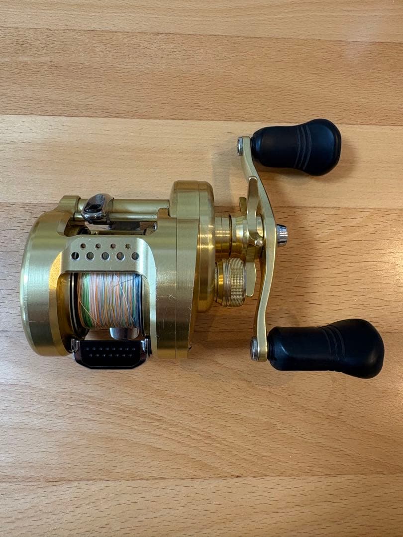 SHIMANO 15カルカッタコンクエスト300