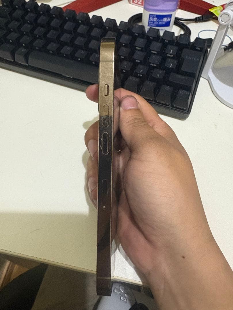 Apple iPhone 14 Pro ゴールド 128GB 液晶割れなし