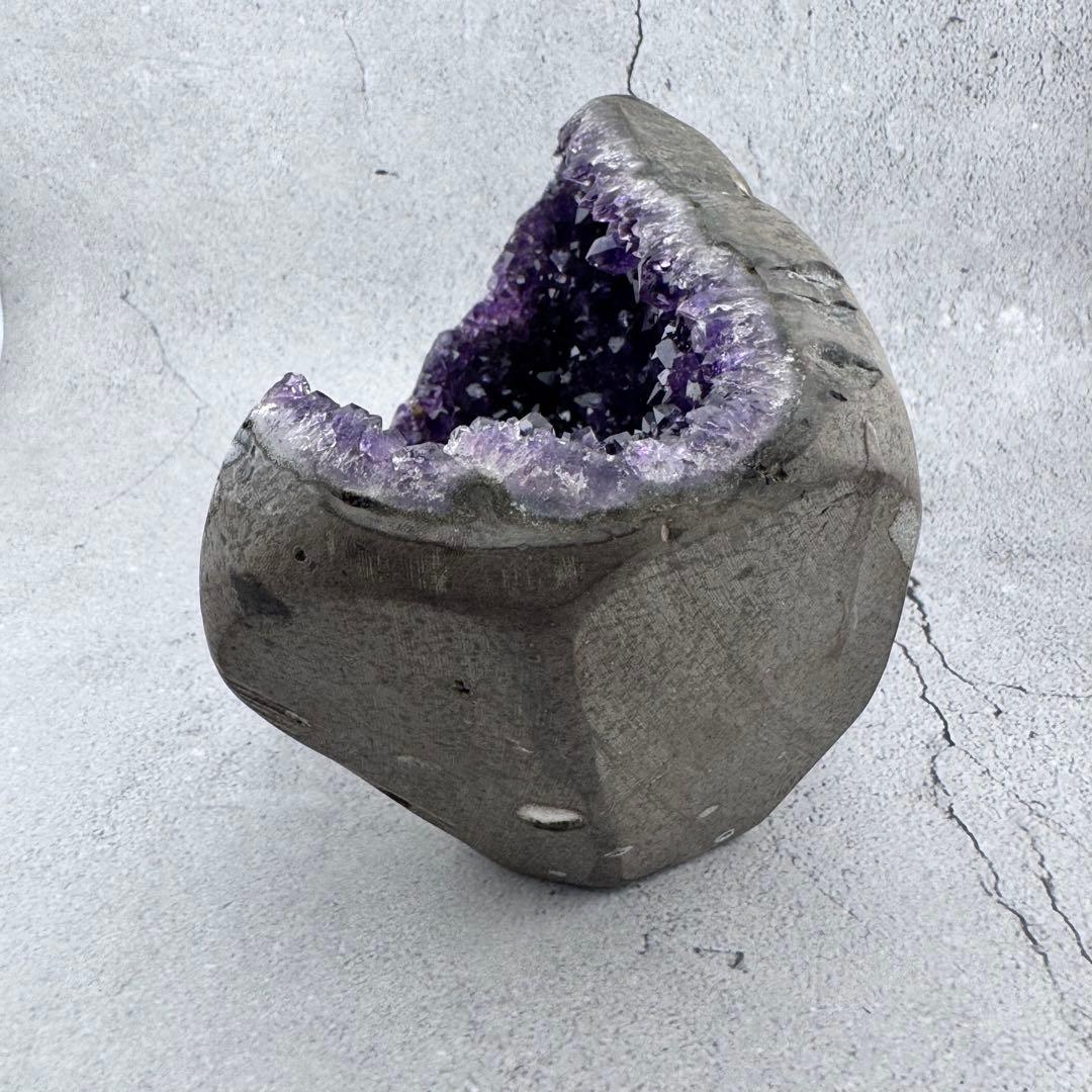 G-132アメジストクラスター ドーム 原石 天然石 パワーストーン　聚寳盆型
