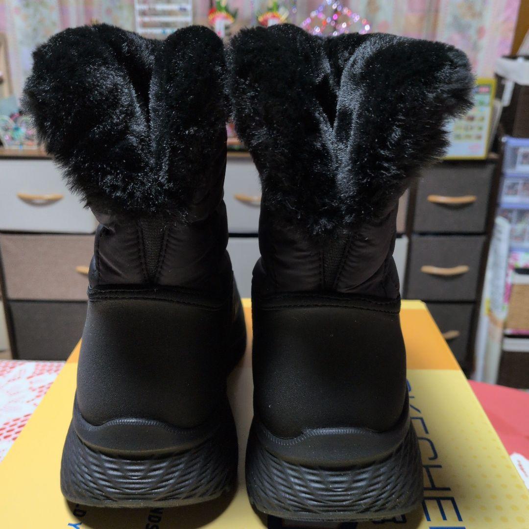 こちらは専用です。 スケッチャーズ ファー付き厚底ショートブーツ 黒24.5