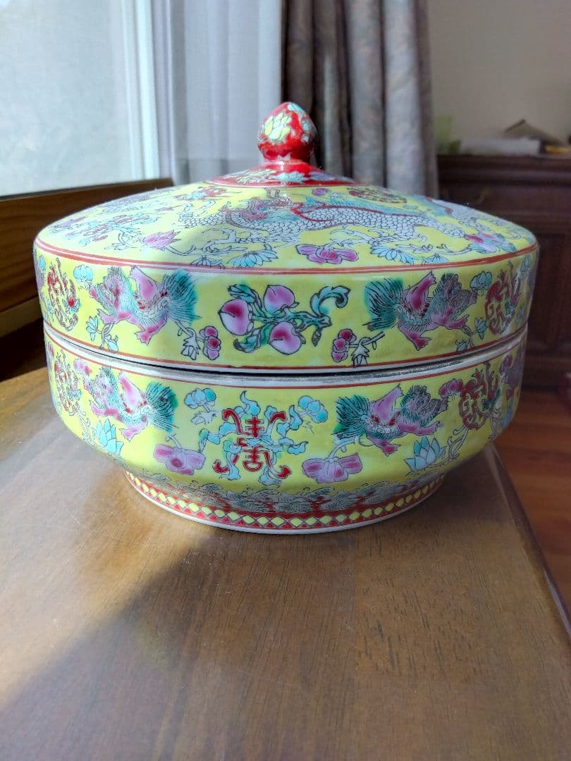 中国古美術　色絵陶器