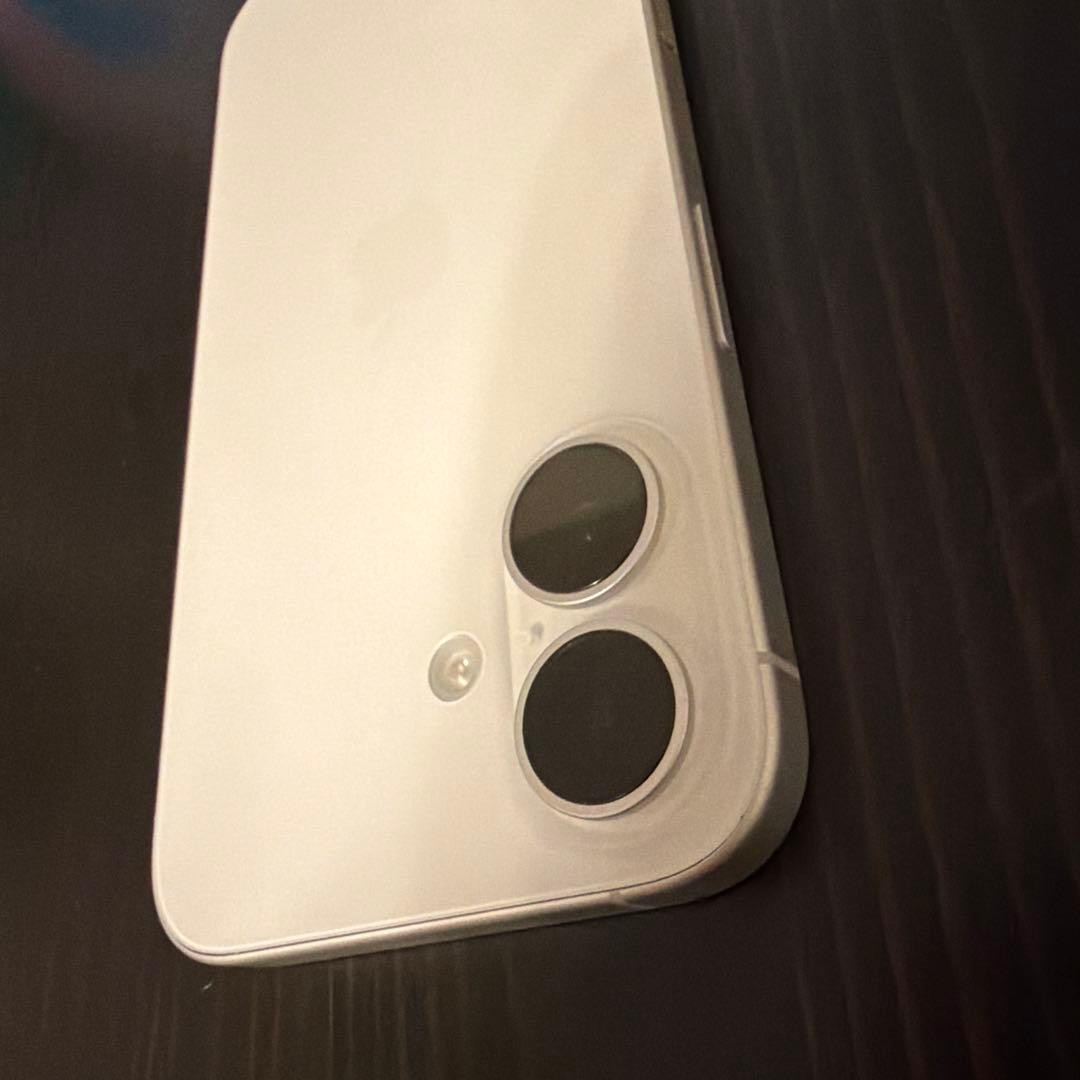 iPhone16 256GB 本体 白 美品 96% 箱付き