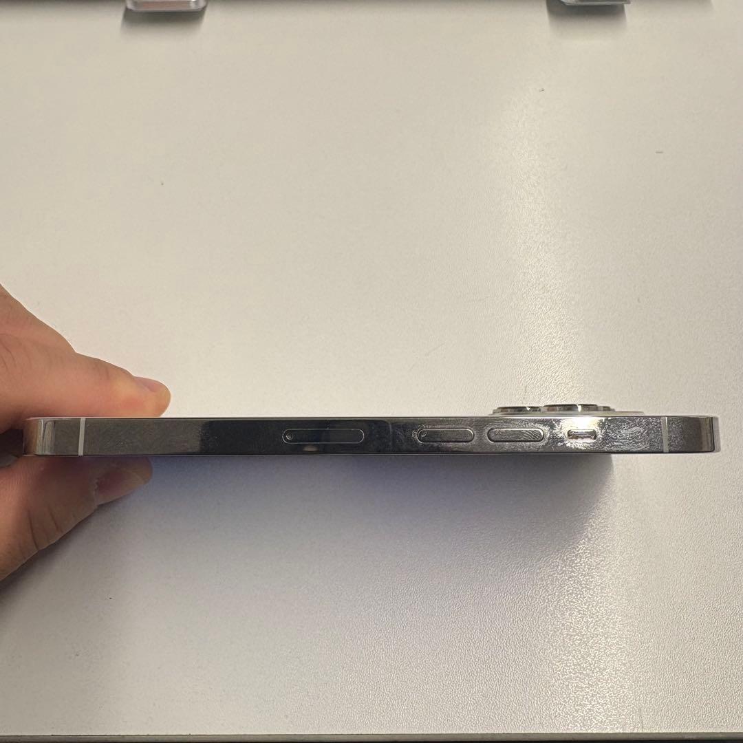 Apple iPhone 13 Pro 本体のみ