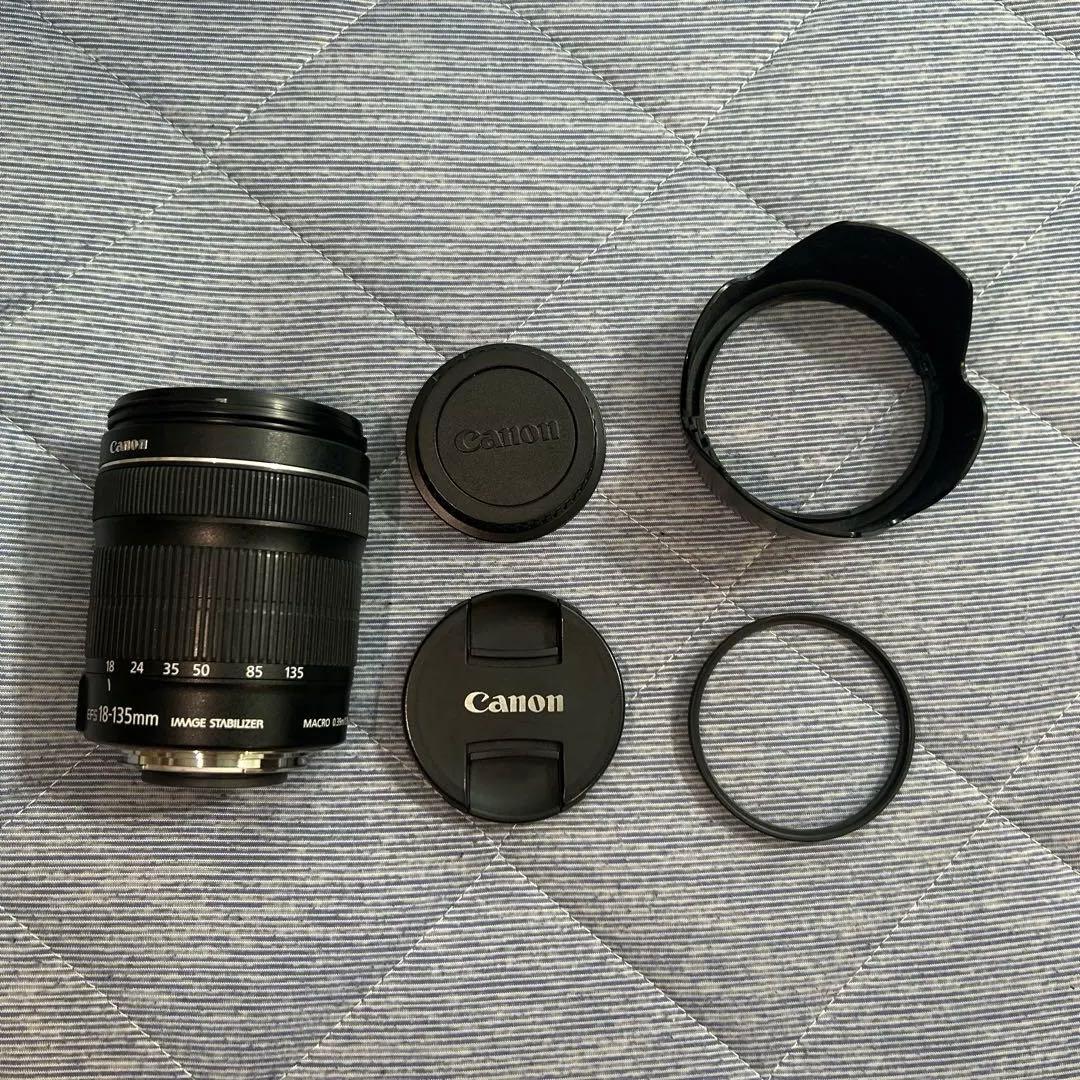 極上品　Canon EF-S 18-135mm ズームレンズ