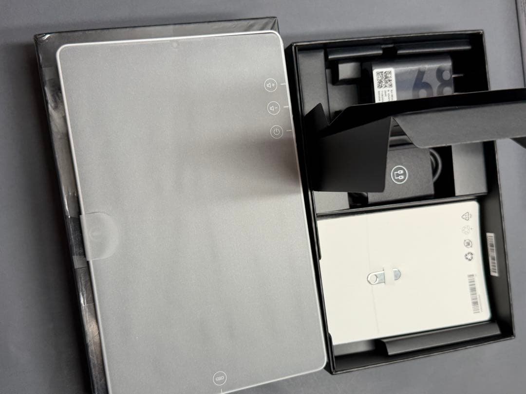 ホワイト Lenovo Legion Y700 Gen4 16GB/512GB