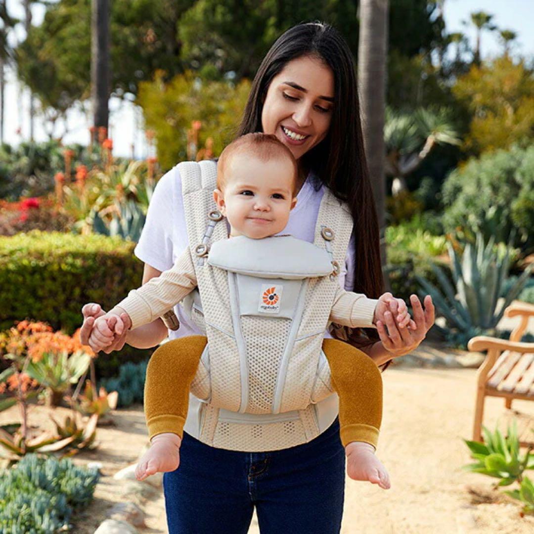 エルゴベビー　サンドベージュ　日本限定カラー　水色　グレー　ベージュ　抱っこ紐
