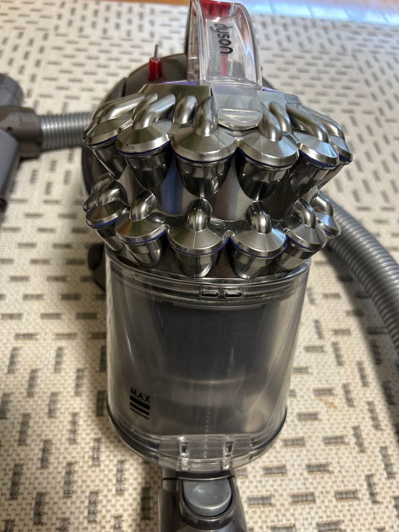 dyson ダイソン DC63 サイクロン式掃除機