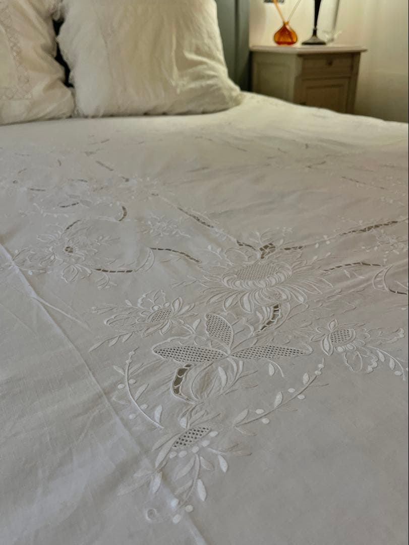 ◆フランス刺繍｜大判マルチクロスBベッドカバースプレッド白テーブルクロス草花