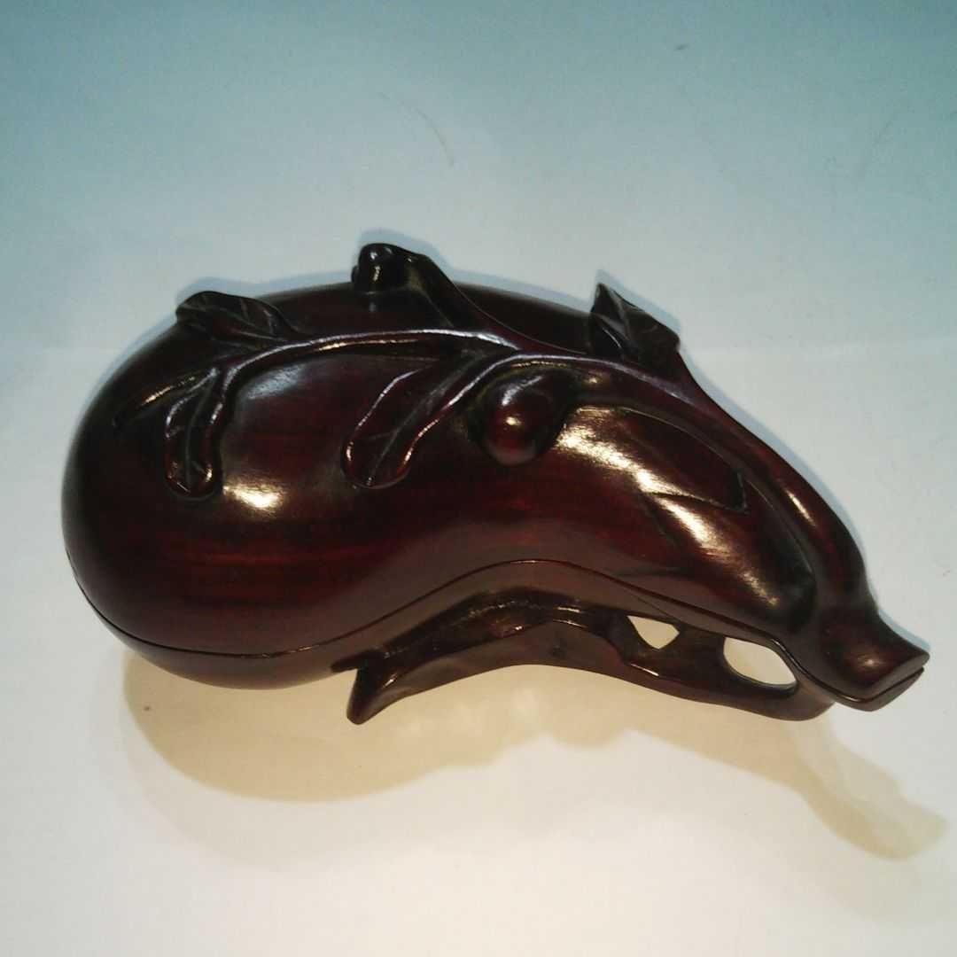 手彫りの茄子形 小物入れ
