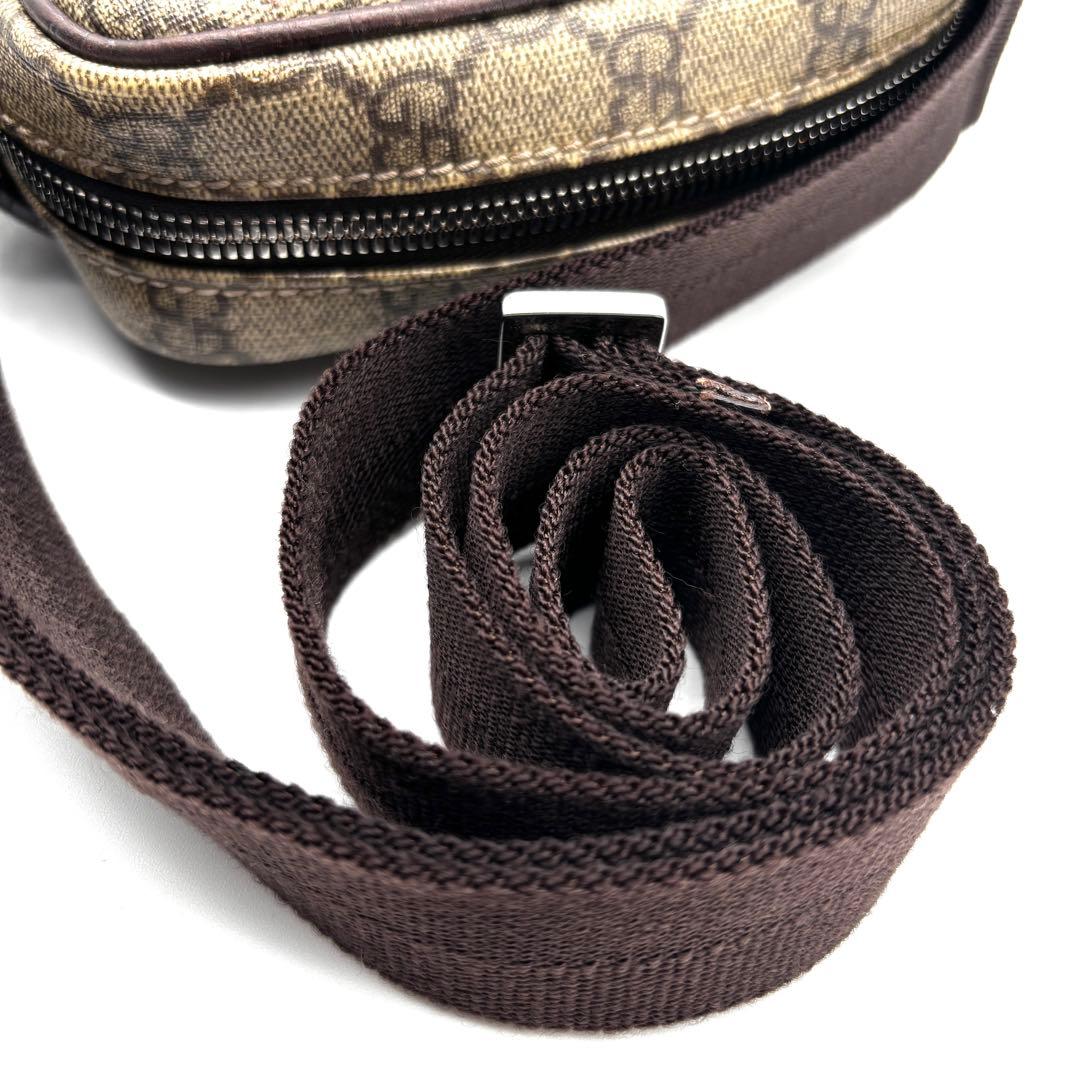 美品 グッチ ショルダーバッグ GG スプリーム ロゴプレート 斜め掛け メンズ