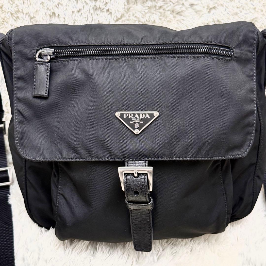 PRADAプラダ 三角ロゴ ショルダーバッグ ベルト 黒 テスート フラップ