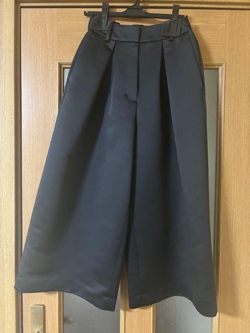 【専用】heve サテンフレアガウチョパンツ　ブラック　36