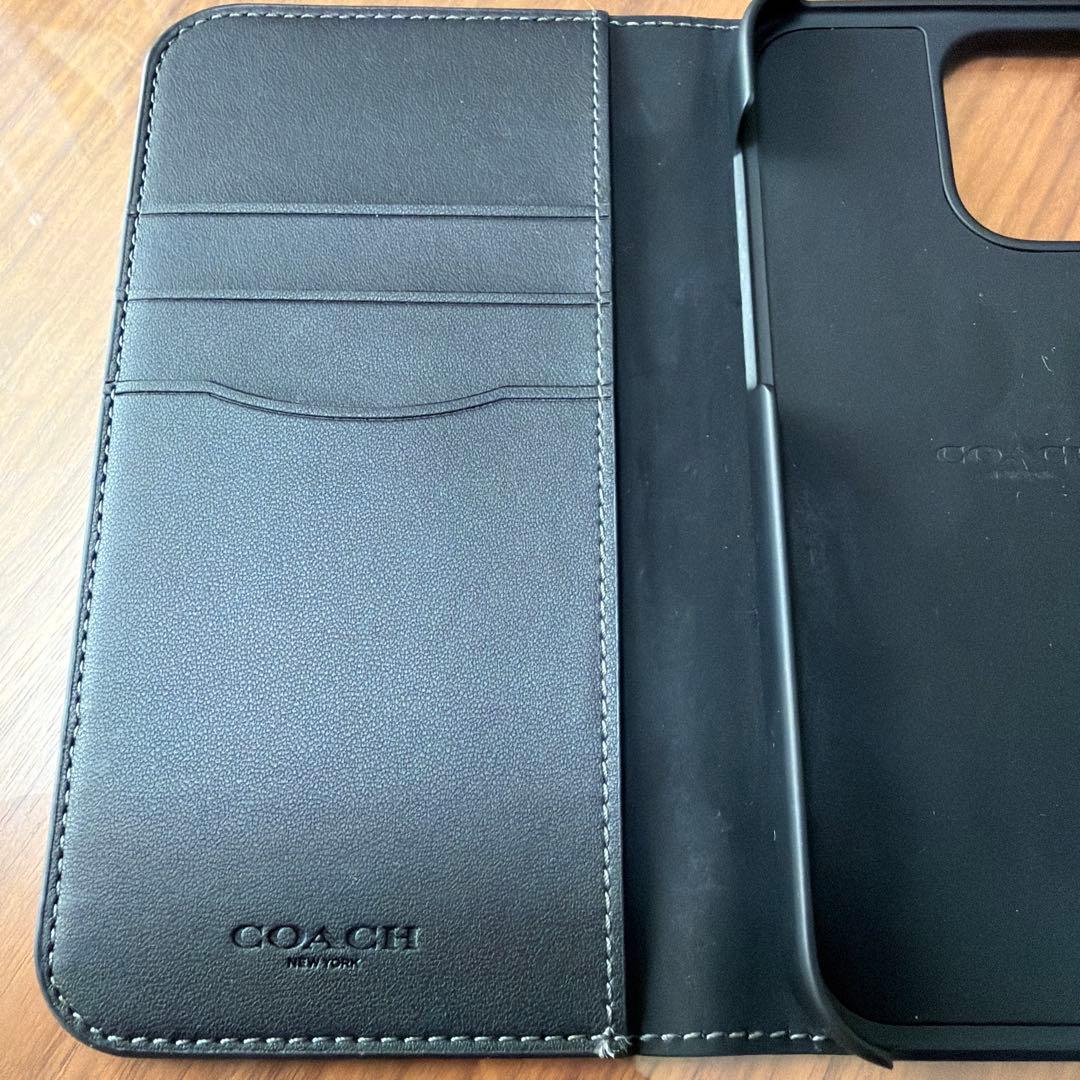 COACH iPhone 15 Pro Max 手帳型ケース ブラック