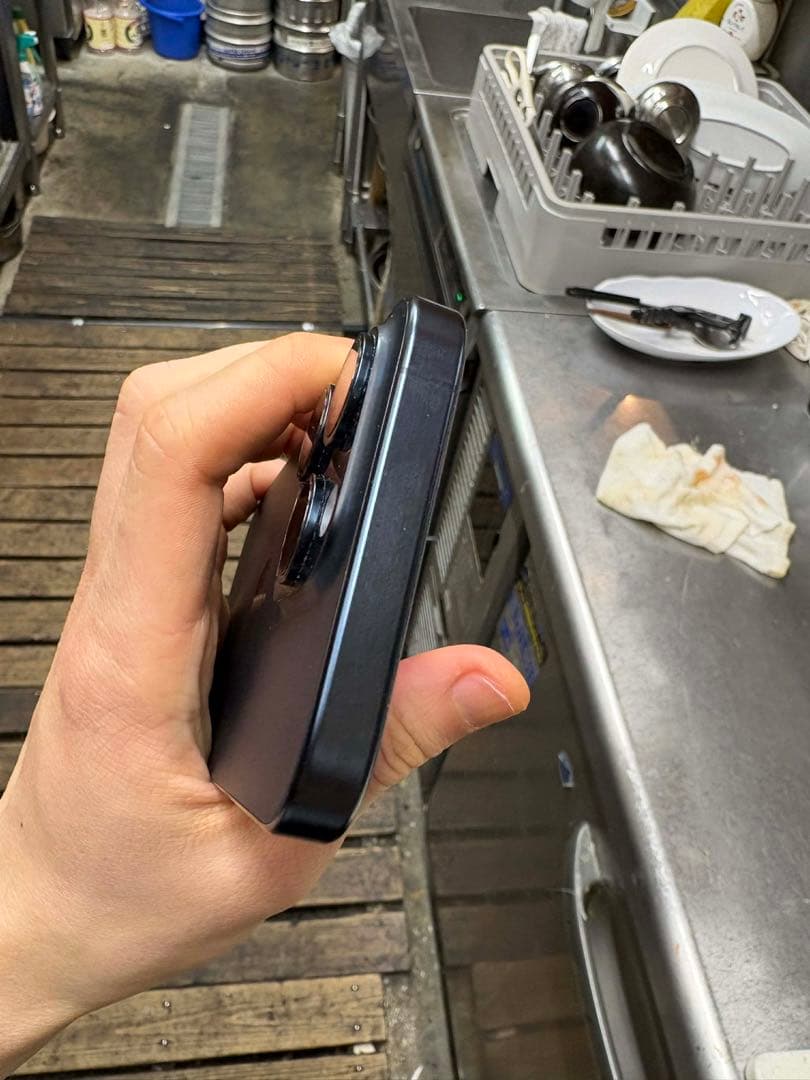 【美品・傷なし】iPhone 15 Pro 512GB SIMフリー