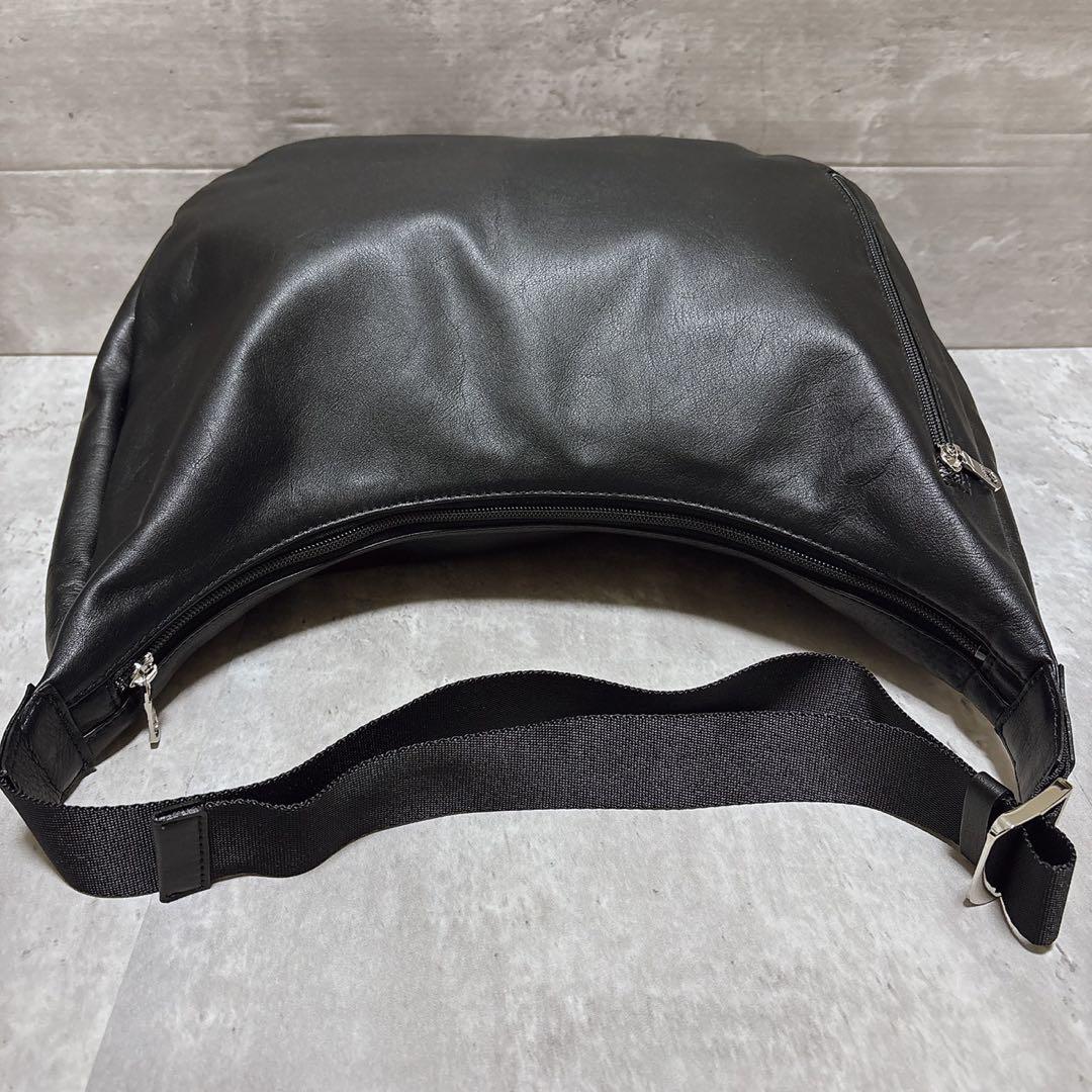 新品未使用 russet(ラシット)ソフトレザーラウンドビッグショルダーバッグ