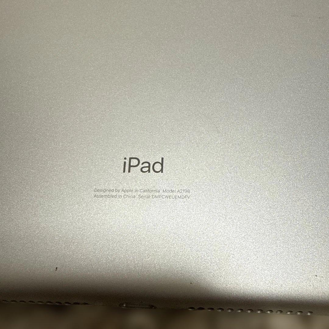 Apple iPad第7世代 セルラー版32GB A2198 シルバー