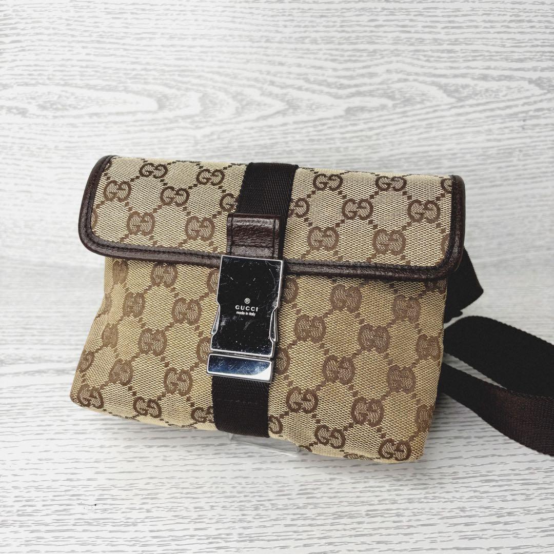 極美品　GUCCI グッチ　ボディーバッグ　ウエストバッグ　S812