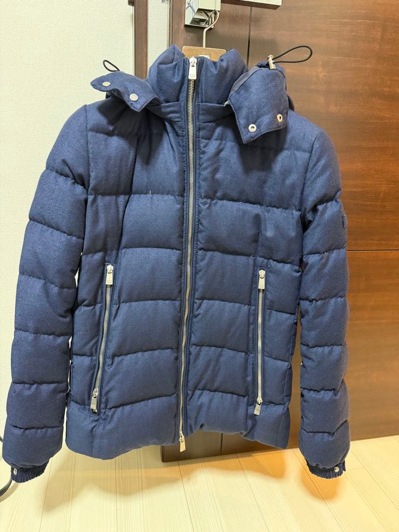 TATRASネイビー ダウンジャケット