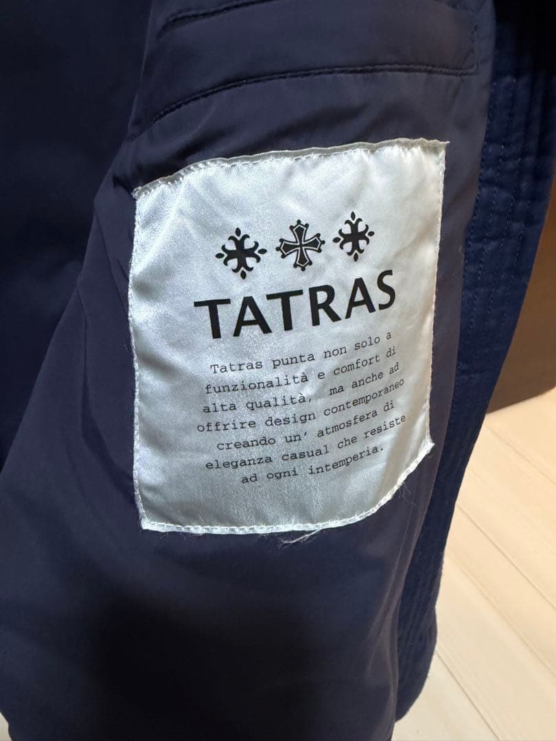 TATRASネイビー ダウンジャケット