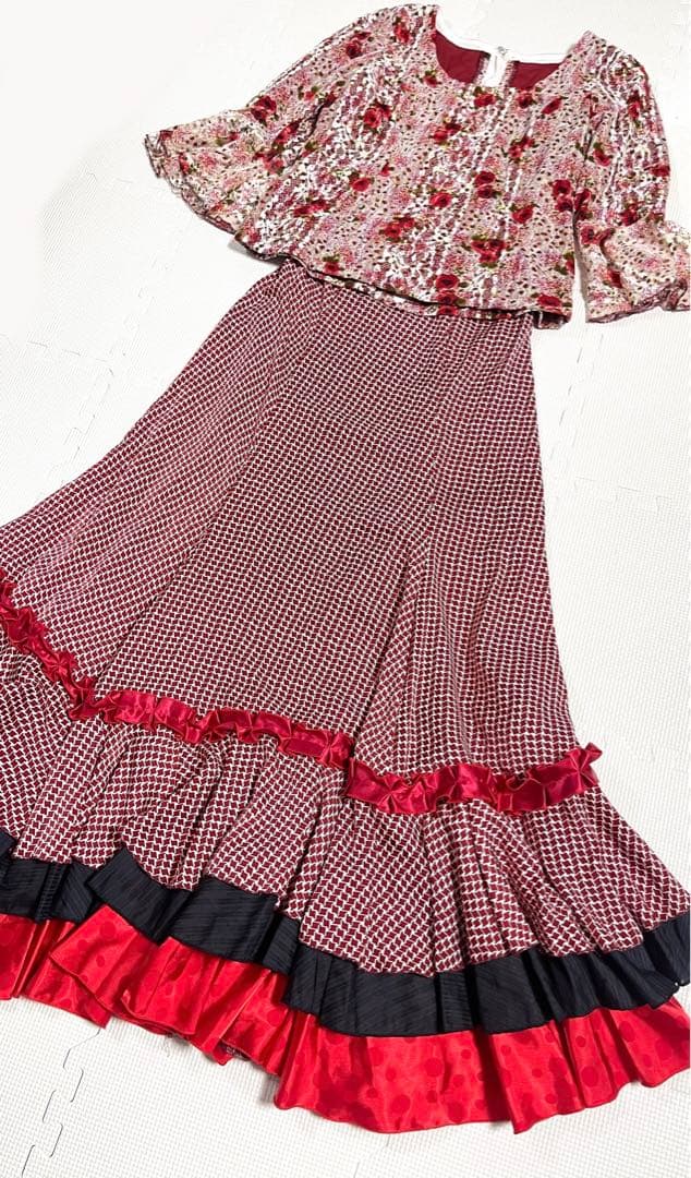 フラメンコ　ダンス衣装　トップス　スカート セットアップ　ドレス　薔薇柄