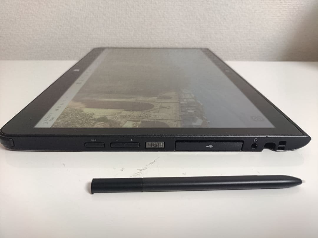 富士通arrows tab Q775/K i7 SSD128GB メモリ8GB