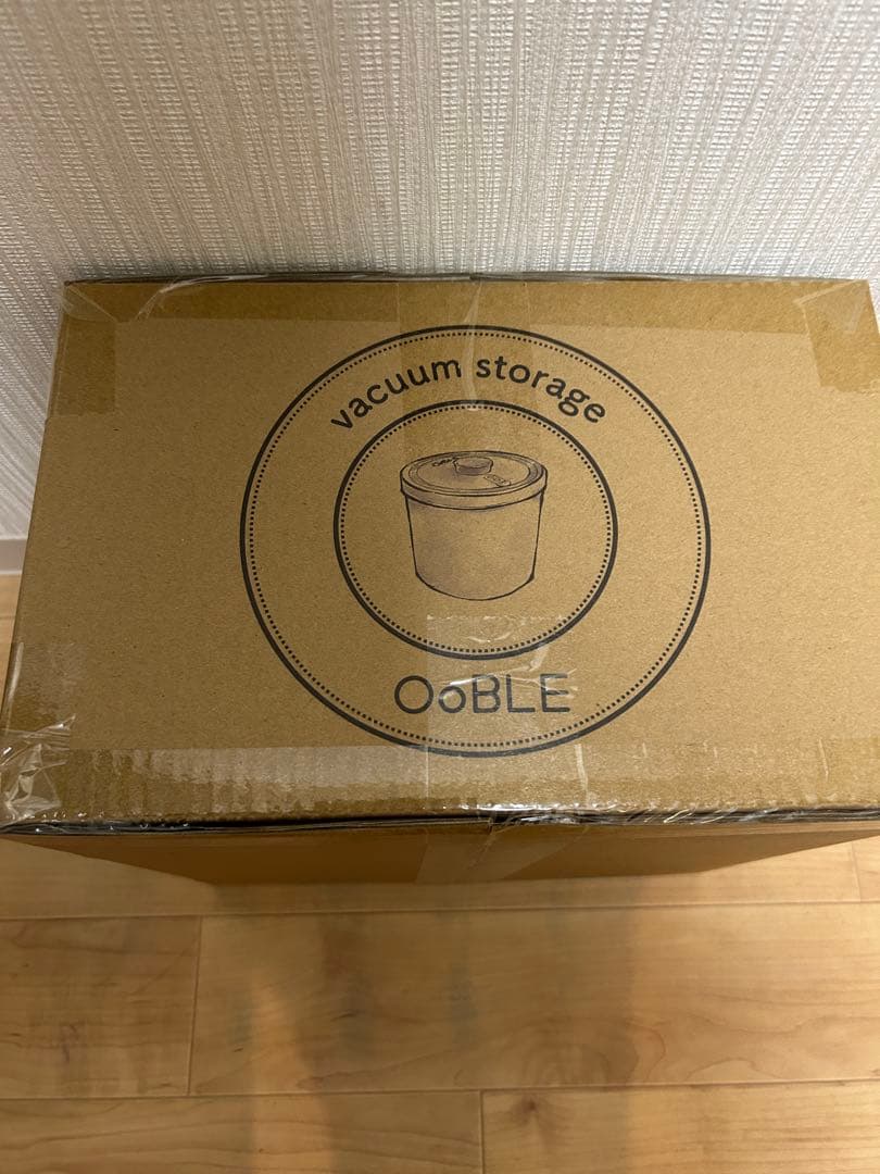 OoBLE 真空保存米びつ 6.5L　1個　ホワイト　真空保存　新品未使用品