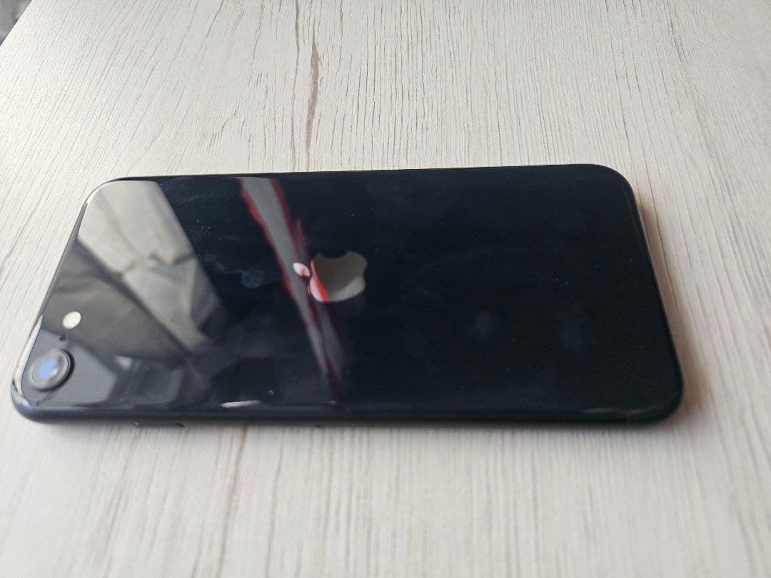 ぴ*ぴ様 iPhone SE (第3世代) ミッドナイト 128 GB SIMフ