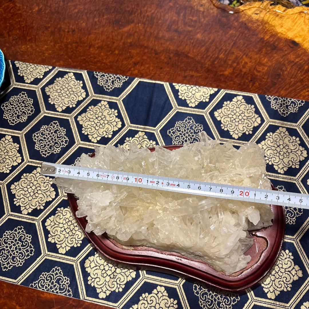 水晶の結晶塊 約２.１キロ