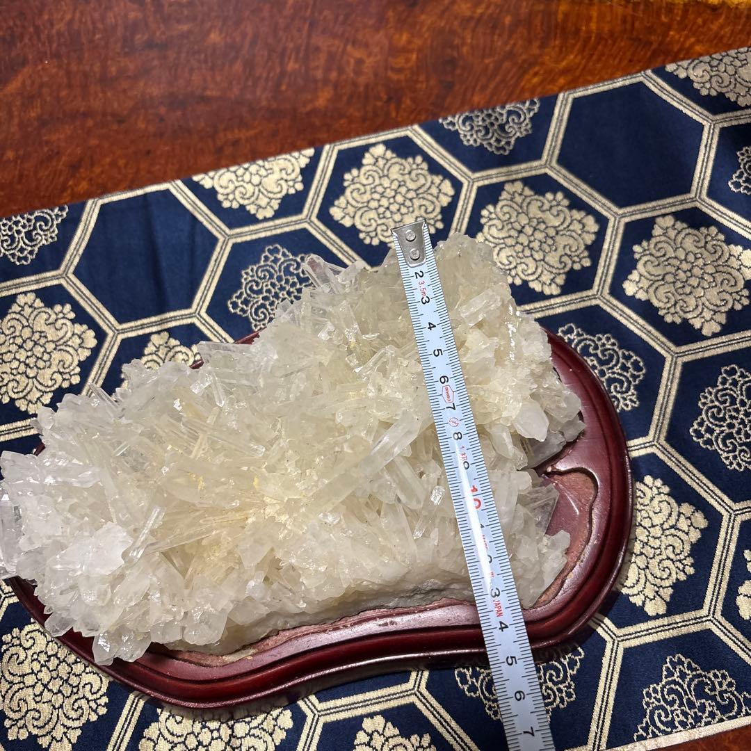 水晶の結晶塊 約２.１キロ