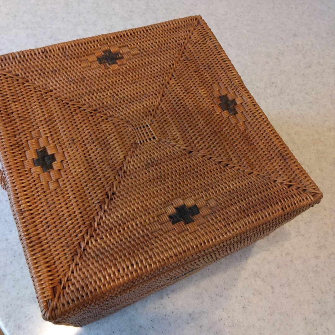 バリ島　アタ製蓋付きバスケット　アタ製蓋付き収納箱　アタ製雑貨