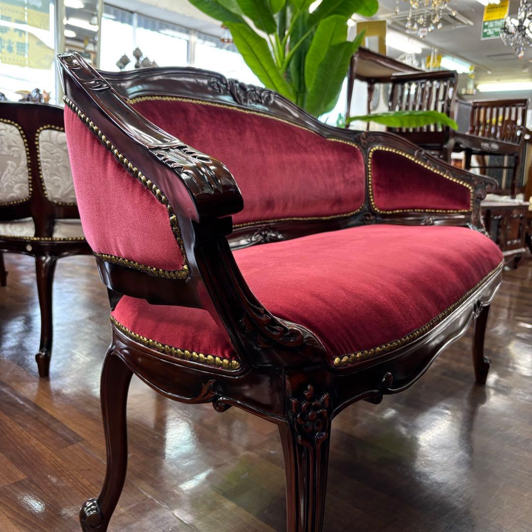 マホガニー ベロア レッド アンティーク調 ラブソファ 高級 おしゃれ 二人掛け