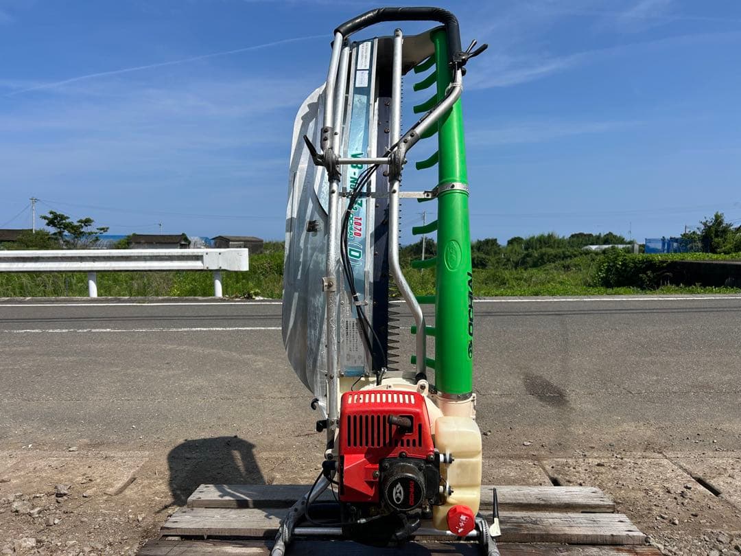 宮崎　落合 茶刈機　茶摘機　剪枝機 V8-1070(D)刈ならし機 動画あり