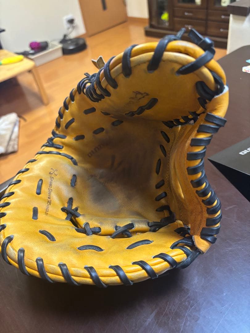 中古品ソフトボール使用Mizuno Pro 軟式ファーストミット。