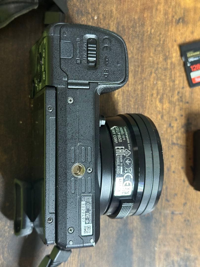 ひ*り様 Sony α6300 ミラーレスカメラ レンズ付き