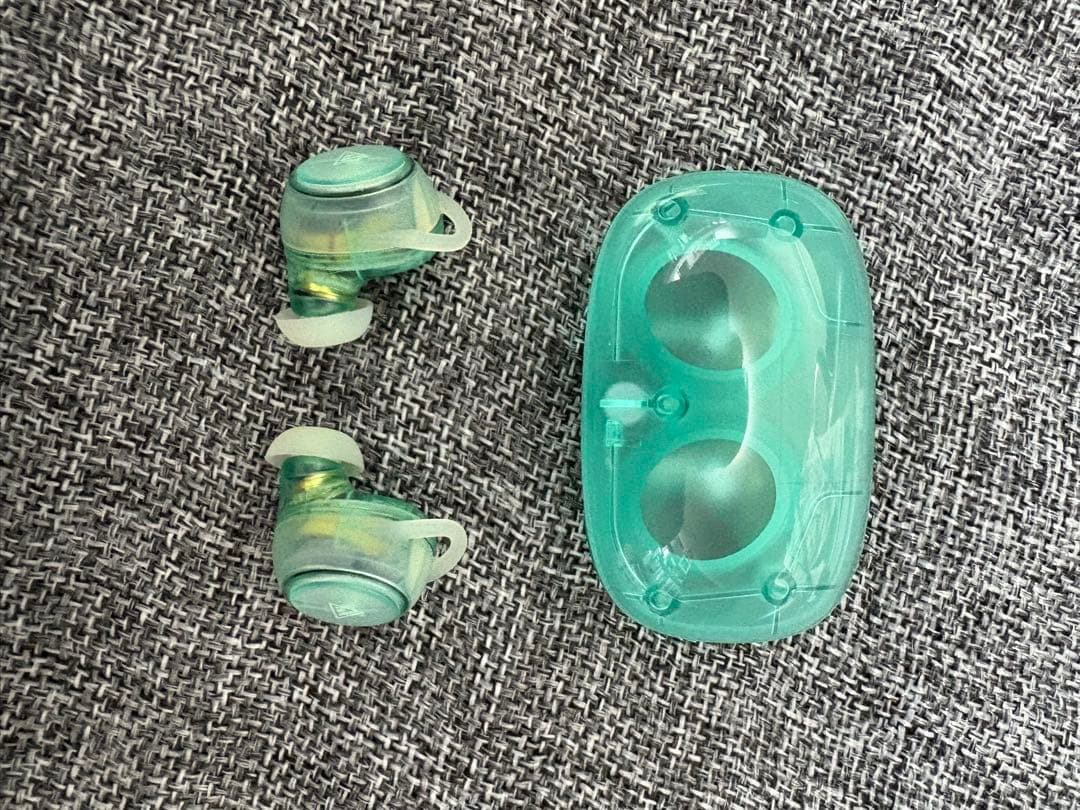 ホロライブ 星街すいせい　コラボワイヤレスイヤホン＋アクリルスタンド3種