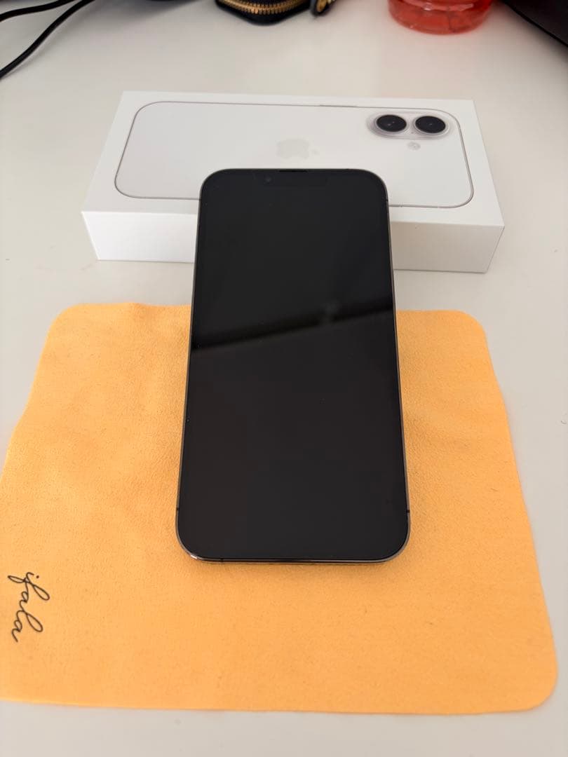 Apple iPhone 13 Pro グラファイト128GB本体