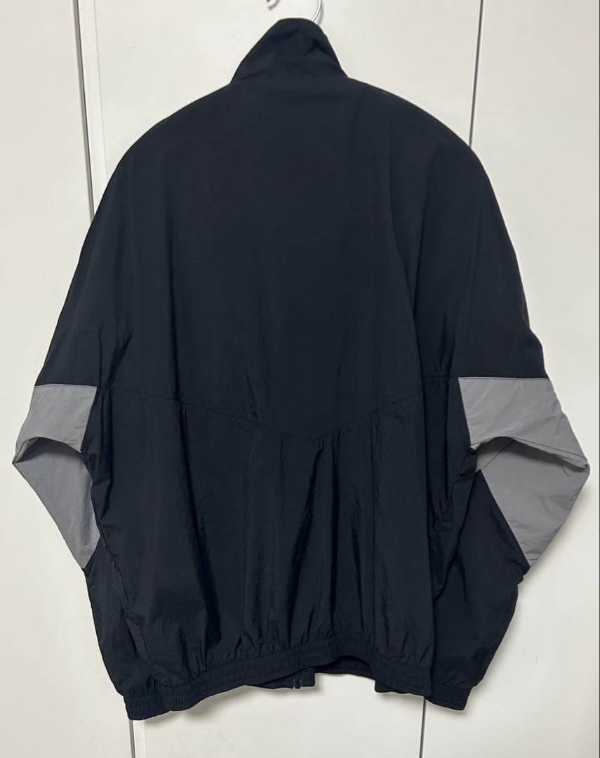 本日限定価格 常田大希着用　アディダスオリジナルス　ライトニングトラックトップ