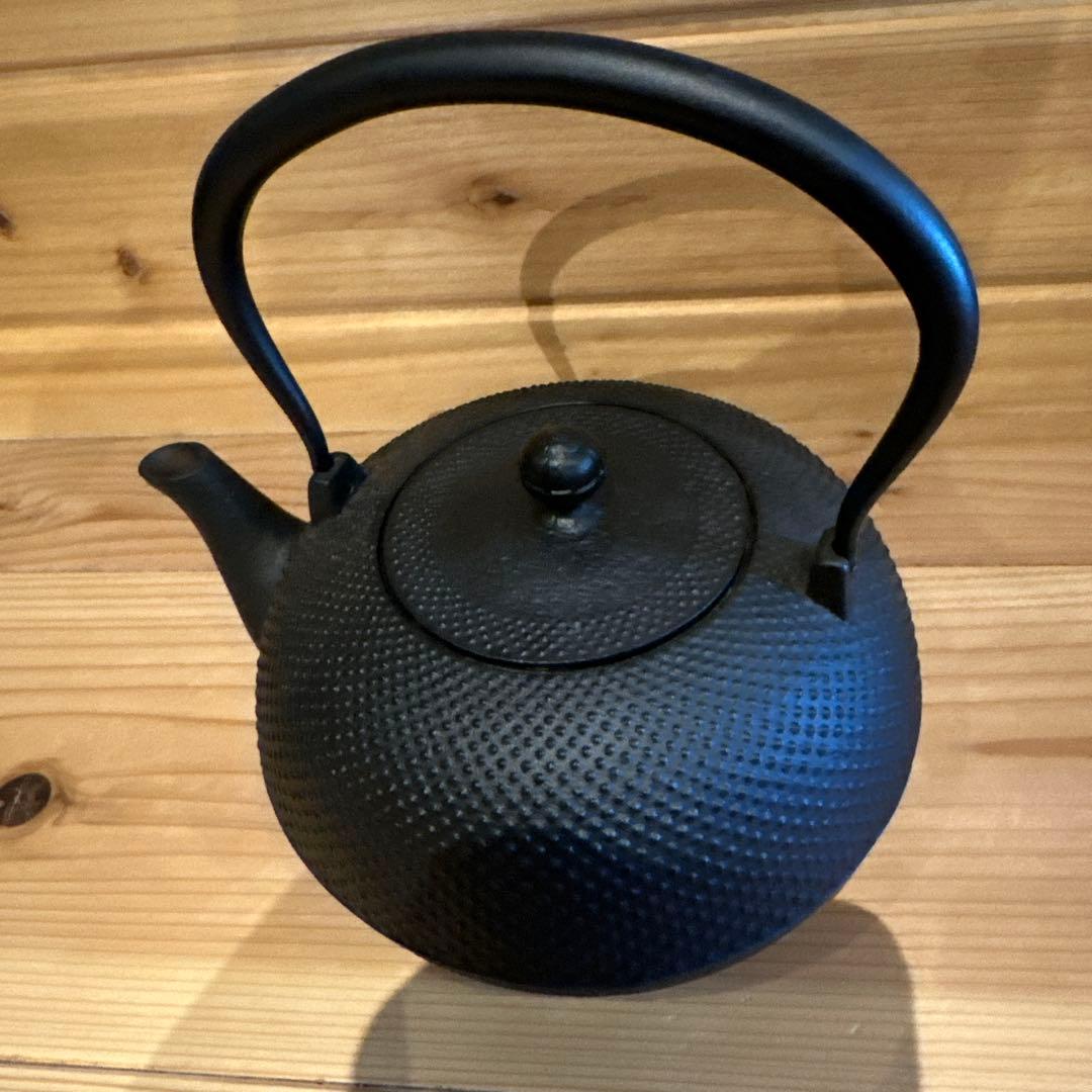 あられ形鉄瓶　中古