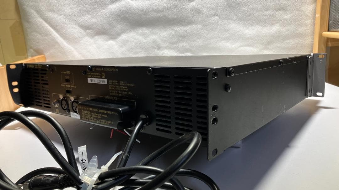 YAMAHA P1000S プロ用パワーアンプ