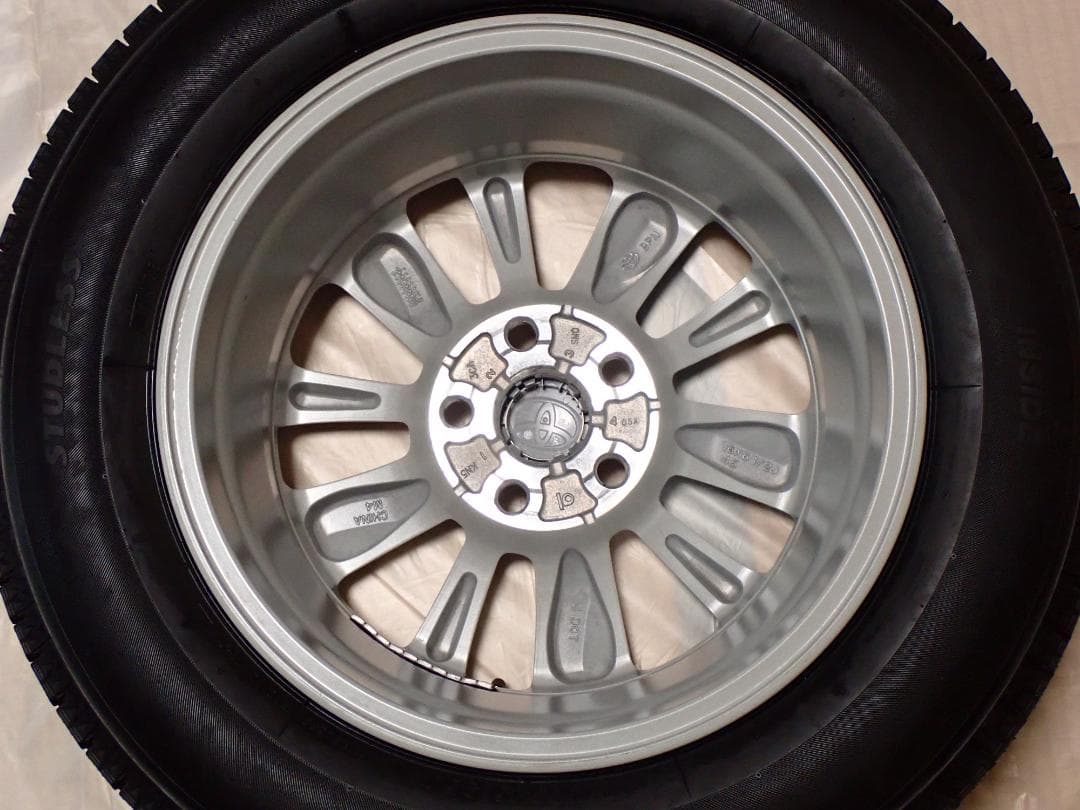 ヤリスクロス 純正 16インチ スタッドレスタイヤ 4本・60系プリウス使用可
