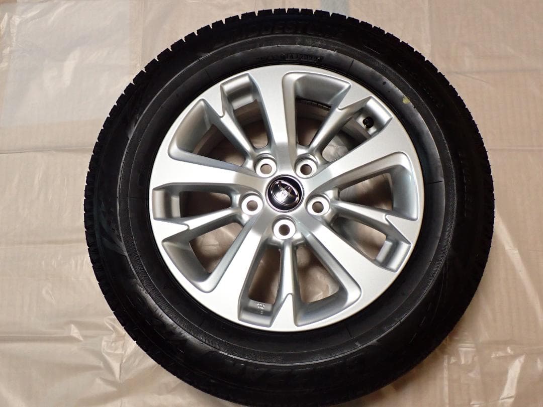 ヤリスクロス 純正 16インチ スタッドレスタイヤ 4本・60系プリウス使用可