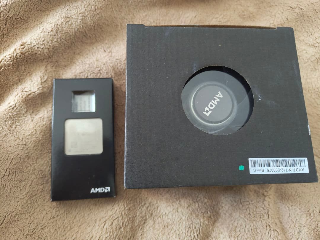 AMD Ryzen 7 3700X CPU 本体