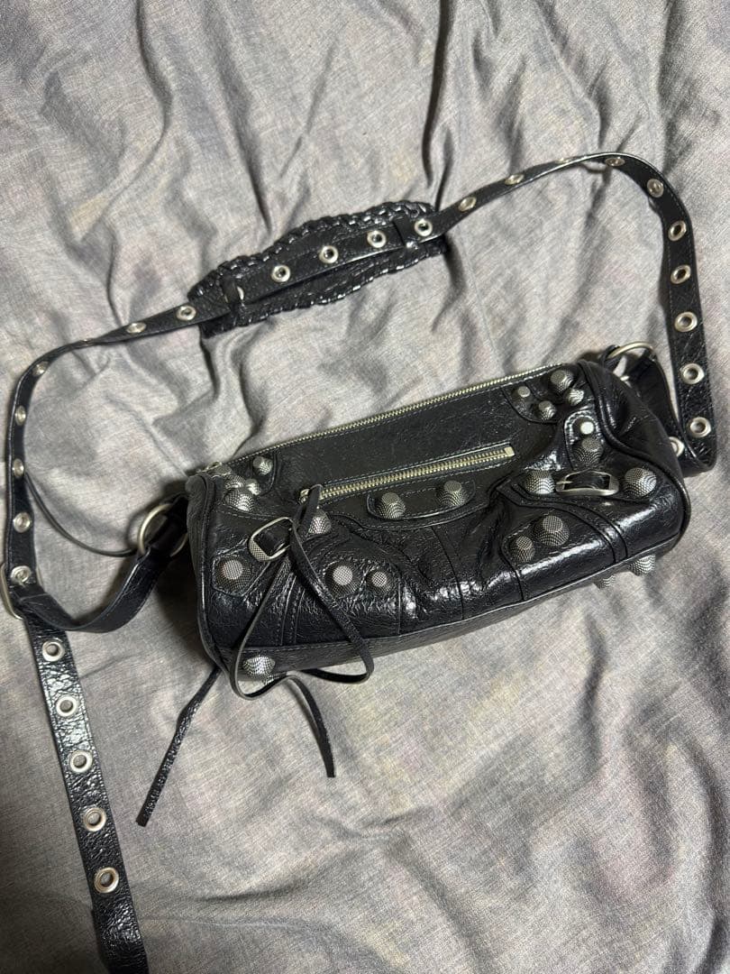 最終値下げBALENCIAGA le cagole シリンダーバック