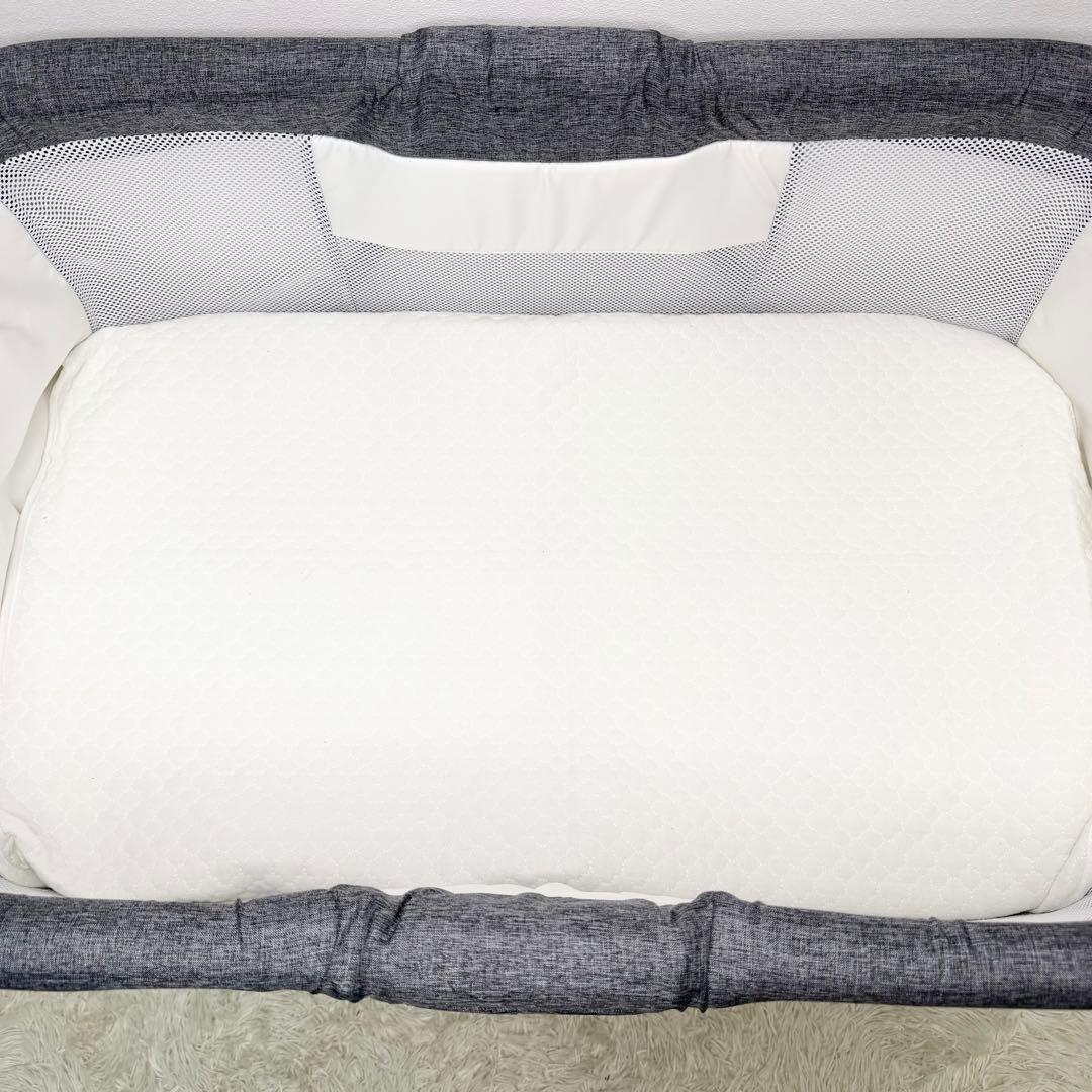 極美品 UBRAVOO ベビーベッド 折りたたみ キャスター付き ゆりかご