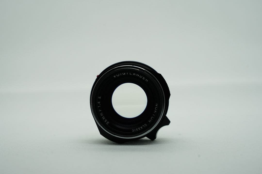Voigtländer NOKTON classic 35mm f/1.4 SC