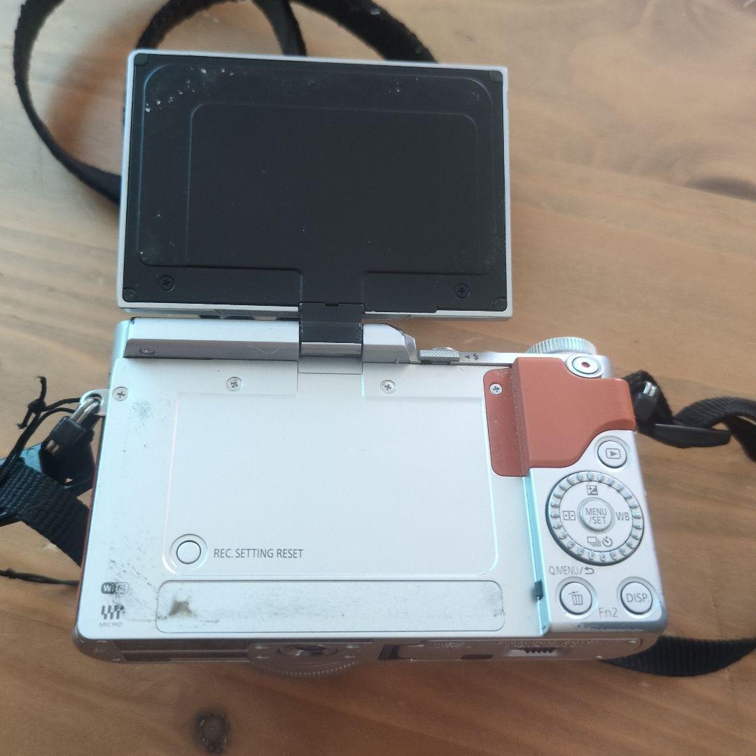 値下げ！Panasonic LUMIX DC-GF10 デジタルカメラ本体充電器