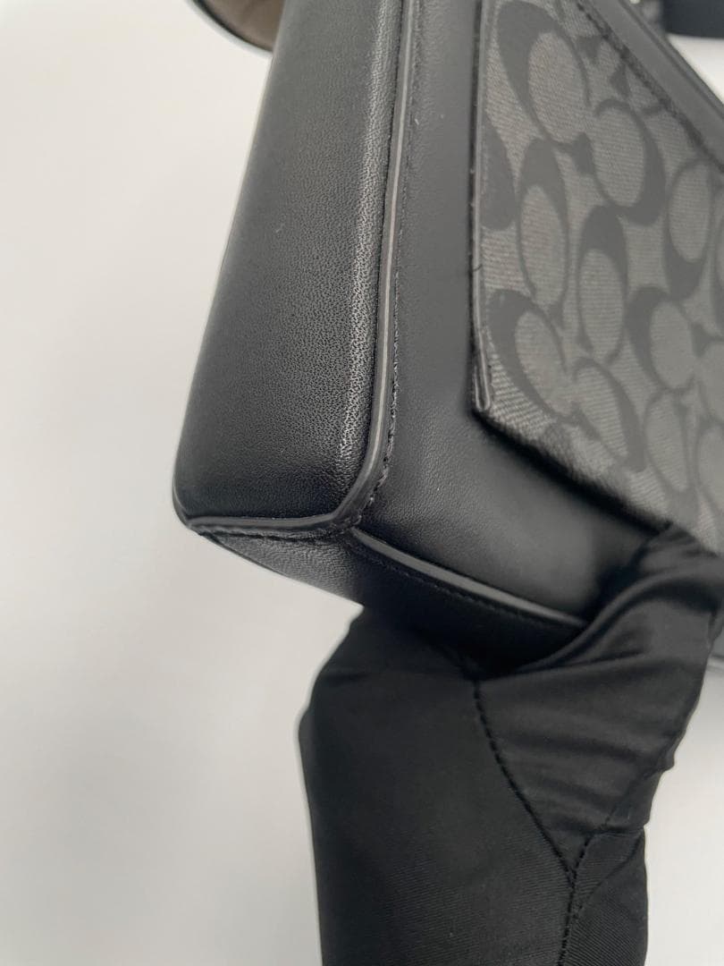 coach　コーチ　ホールデン　クロスボディ　シグネイチャー　キャンバス