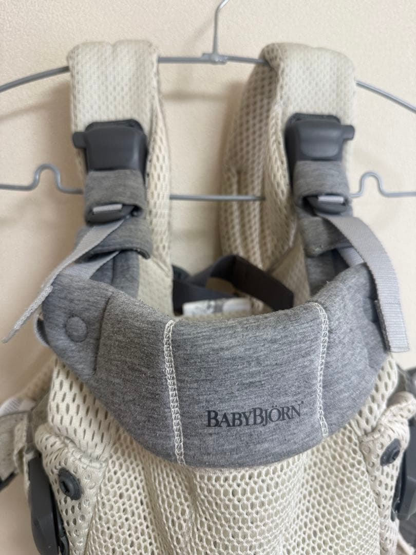 ベビービョルン　ハーモニー　クリーム　抱っこ紐