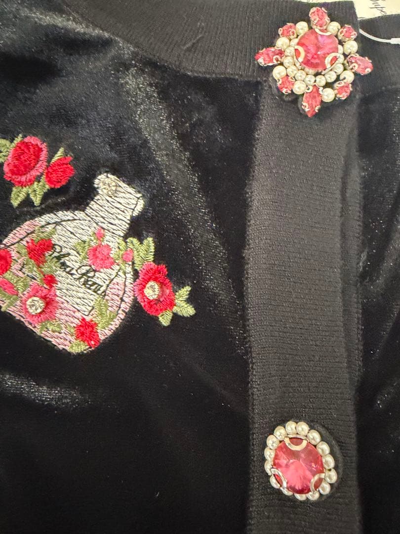 スーパービューティー　香水瓶刺しゅう　ベロア素材×ニットカーディガン 42